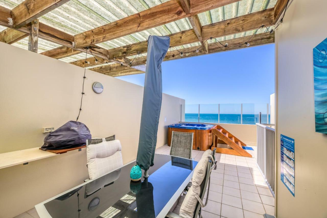 On The Beach Resort Bribie Island Woorim Exterior photo